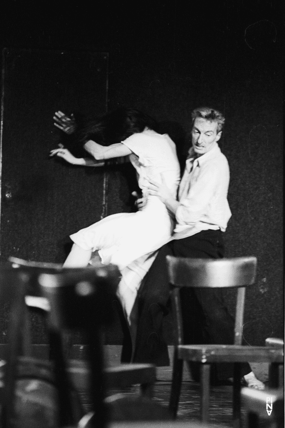 Dominique Mercy und Malou Airaudo in „Café Müller“ von Pina Bausch