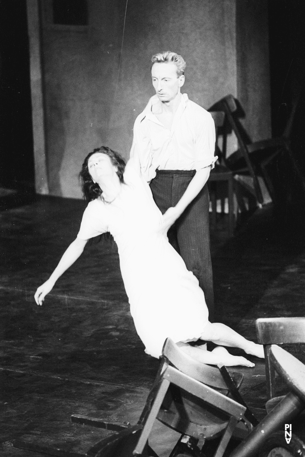 Dominique Mercy und Malou Airaudo in „Café Müller“ von Pina Bausch
