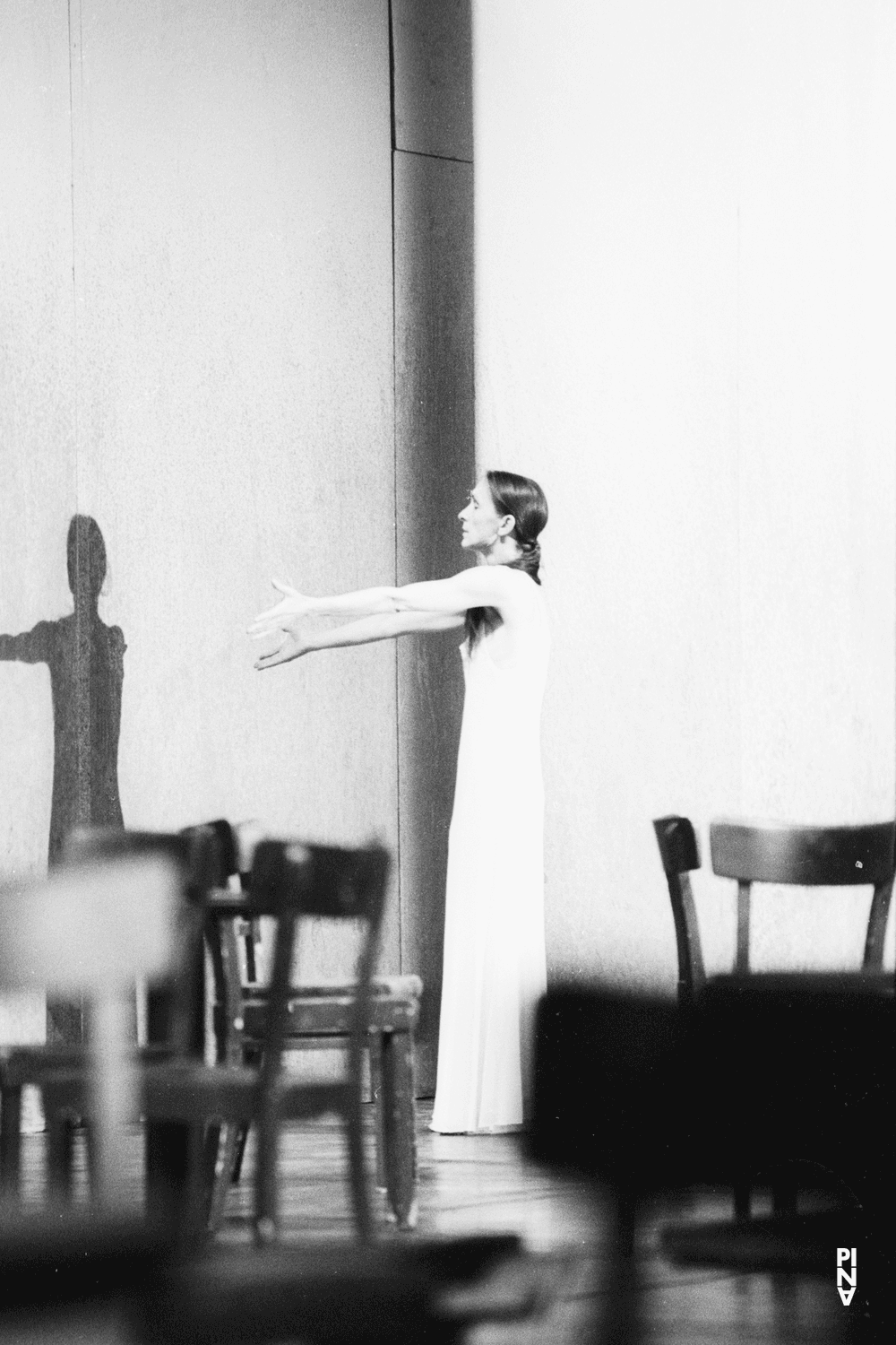 Pina Bausch dans « Café Müller » de Pina Bausch