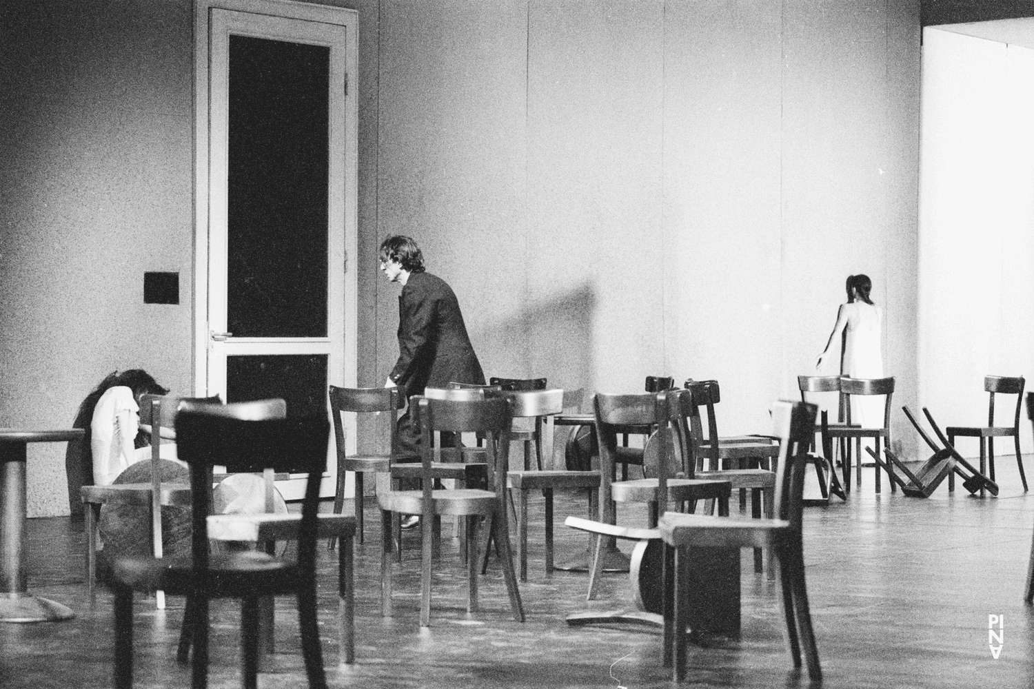 Jean Laurent Sasportes, Malou Airaudo und Pina Bausch in „Café Müller“ von Pina Bausch