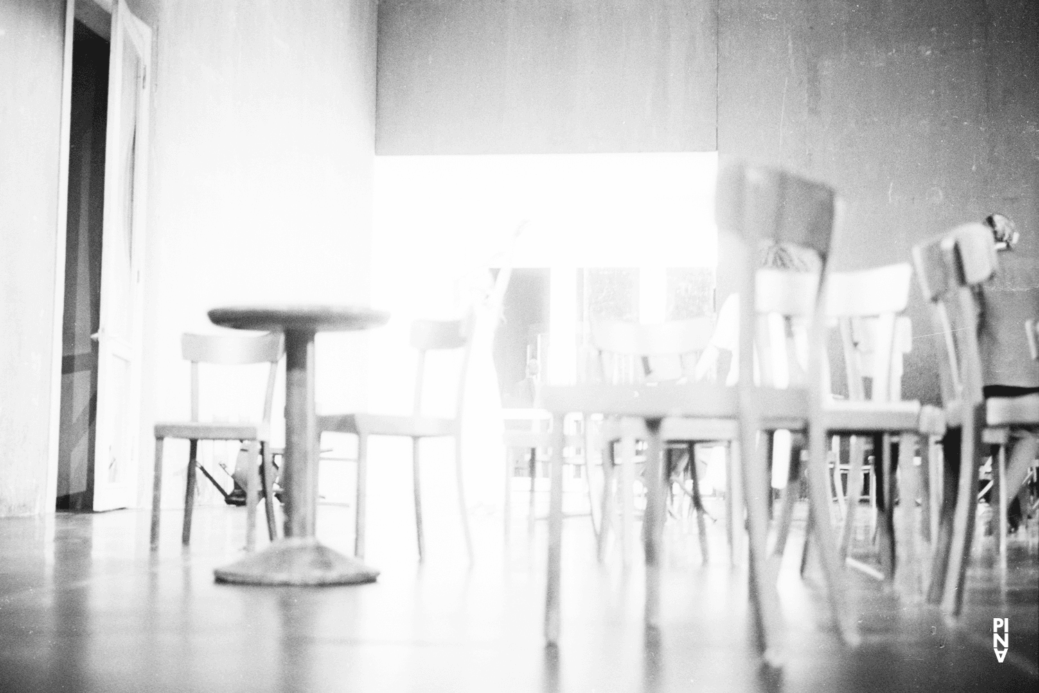 Aida Vainieri, Pina Bausch et Jean Laurent Sasportes dans « Café Müller » de Pina Bausch