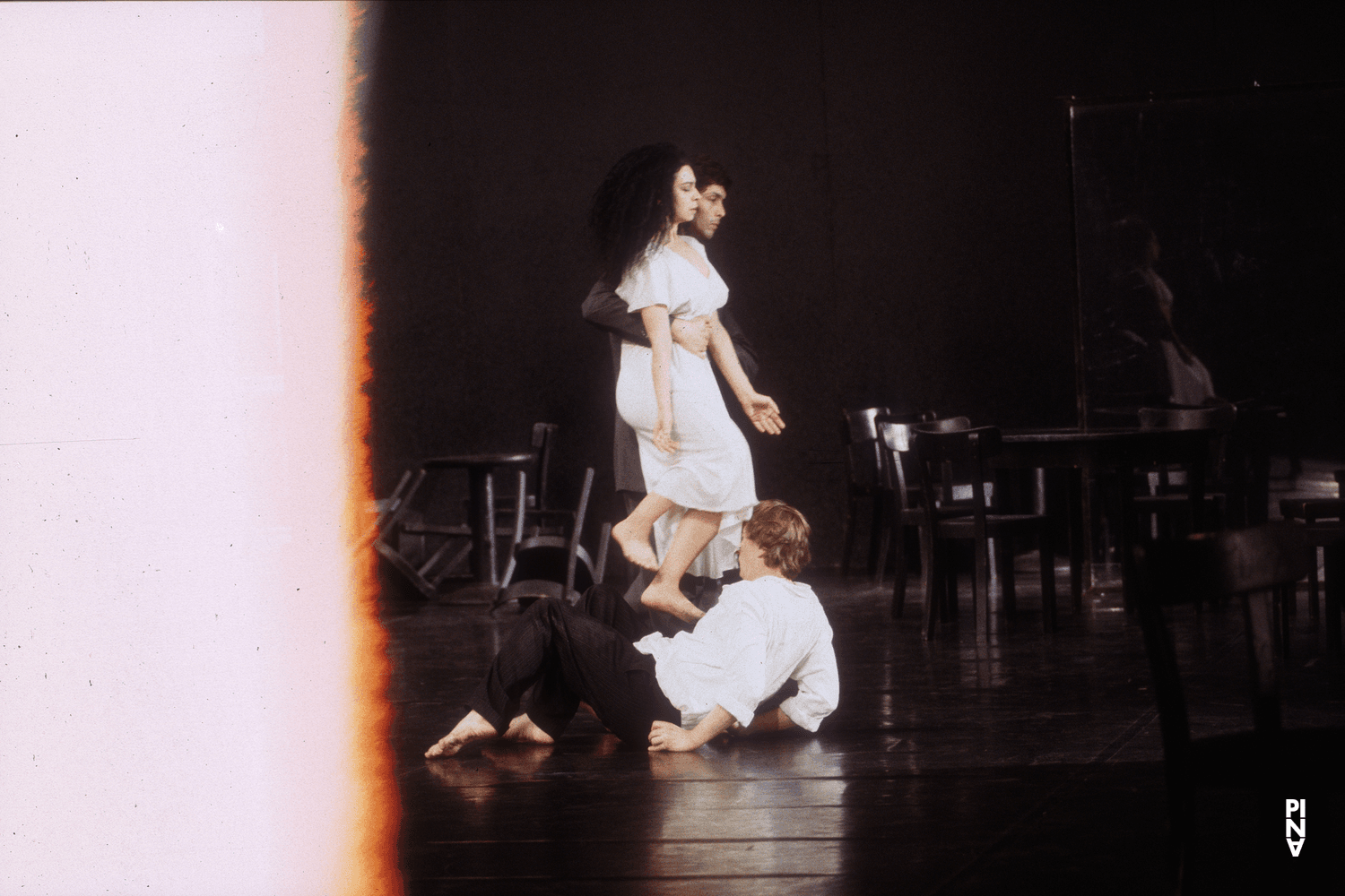 Dominique Mercy, Aida Vainieri und Fabien Prioville in „Café Müller“ von Pina Bausch
