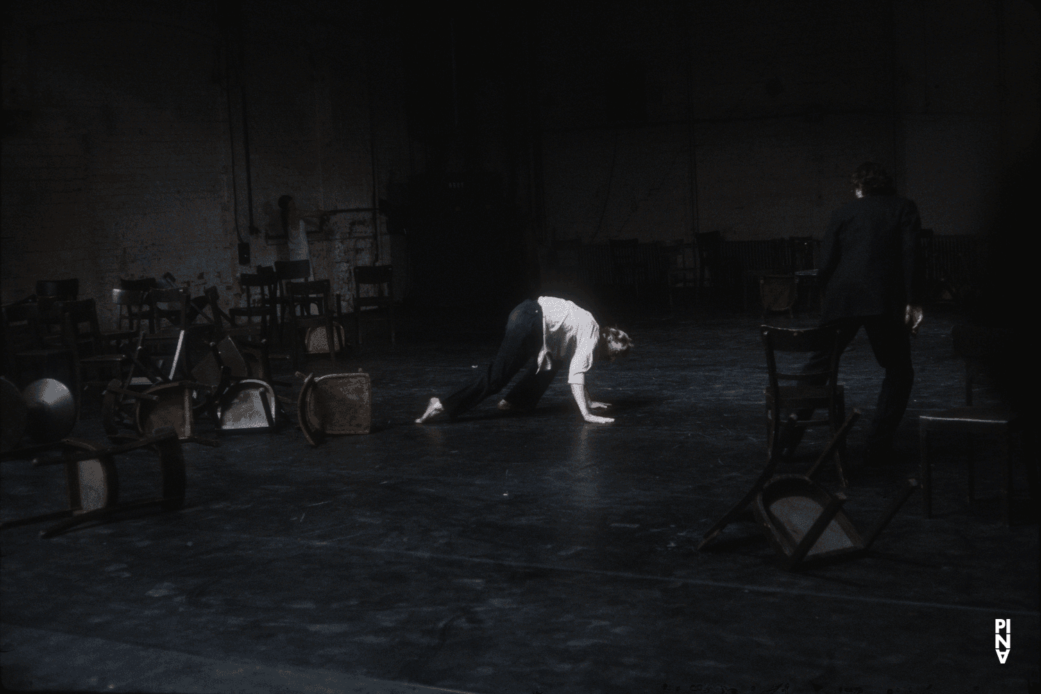 Dominique Mercy, Jean Laurent Sasportes et Pina Bausch dans « Café Müller » de Pina Bausch à Kampnagelfabrik Hamburg