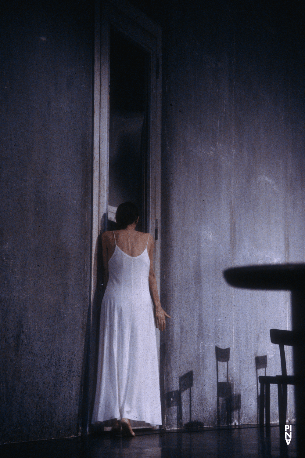 Pina Bausch in „Café Müller“ von Pina Bausch
