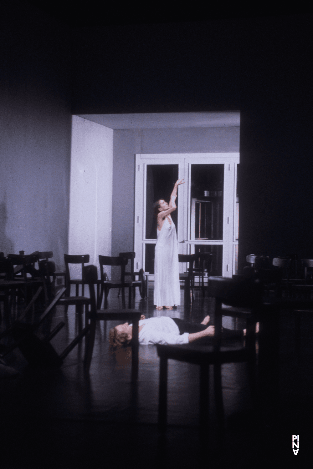 Dominique Mercy und Pina Bausch in „Café Müller“ von Pina Bausch