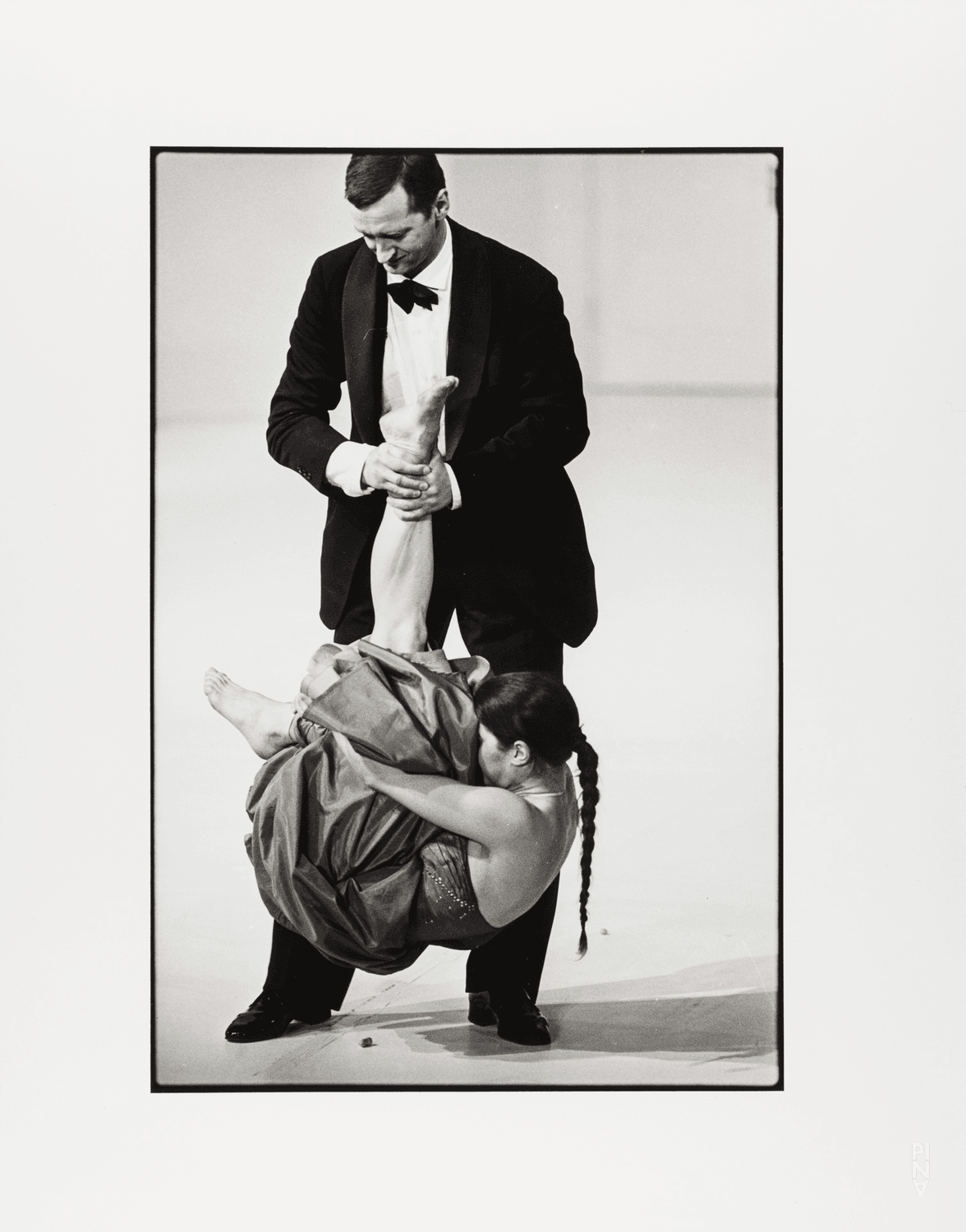 Jan Minařík et Bénédicte Billiet dans « Two Cigarettes in the Dark » de Pina Bausch