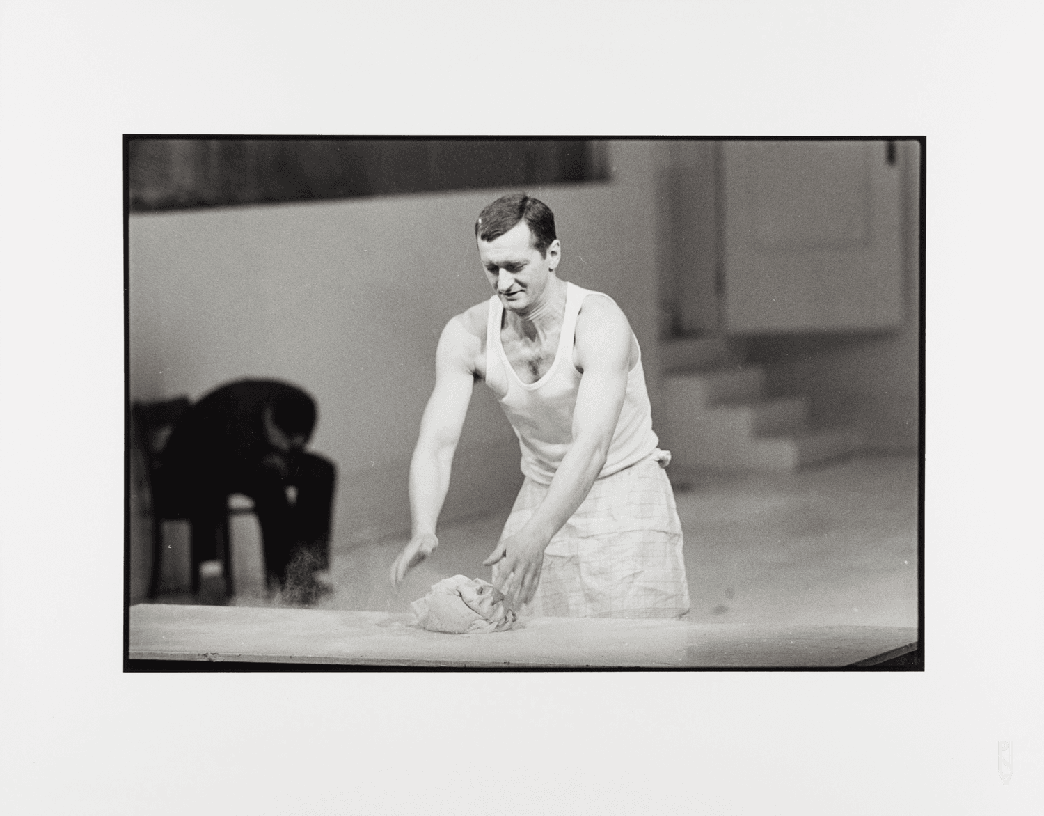 Jan Minařík dans « Two Cigarettes in the Dark » de Pina Bausch