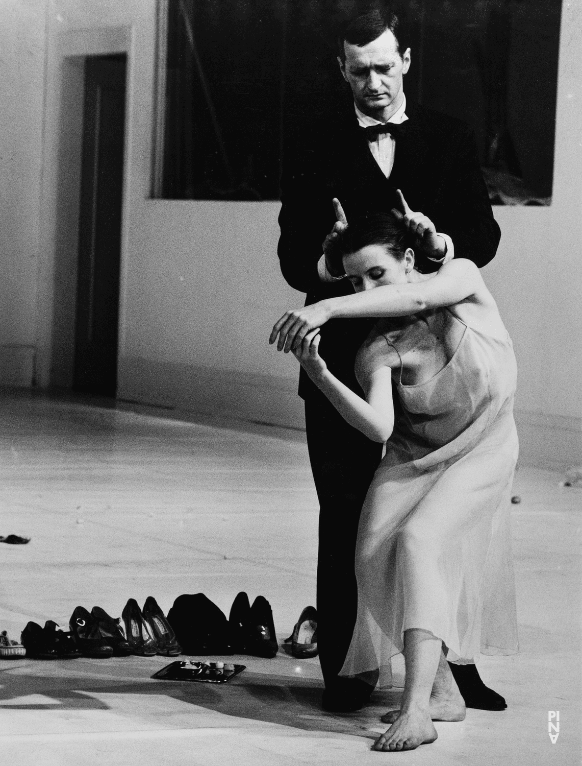 Jan Minařík und Josephine Ann Endicott in „Two Cigarettes in the Dark“ von Pina Bausch