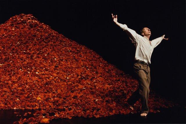 Dominique Mercy in “Der Fensterputzer (The Window Washer)” by Pina Bausch, Nov. 8, 2006