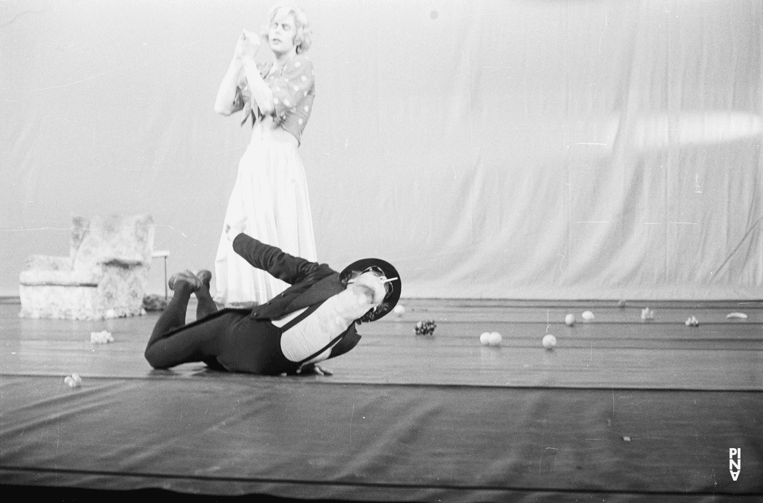 Heinz Samm and Ed Kortlandt in “Fliegenflittchen” by Pina Bausch
