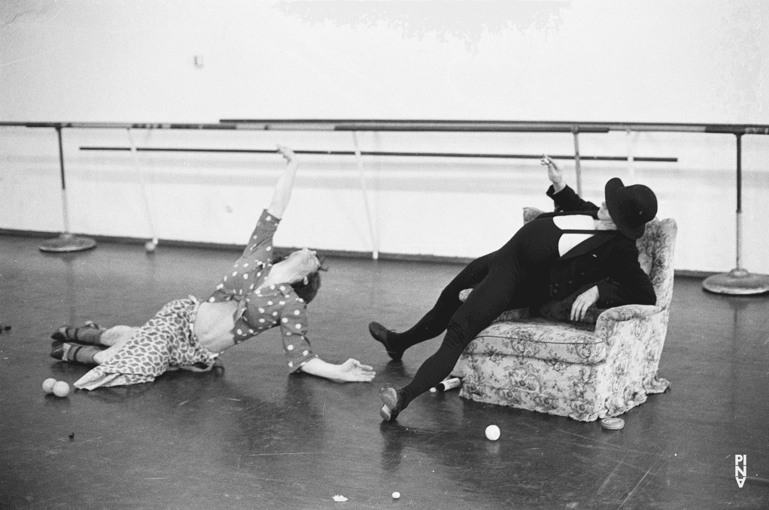 Heinz Samm und Ed Kortlandt in „Fliegenflittchen“ von Pina Bausch