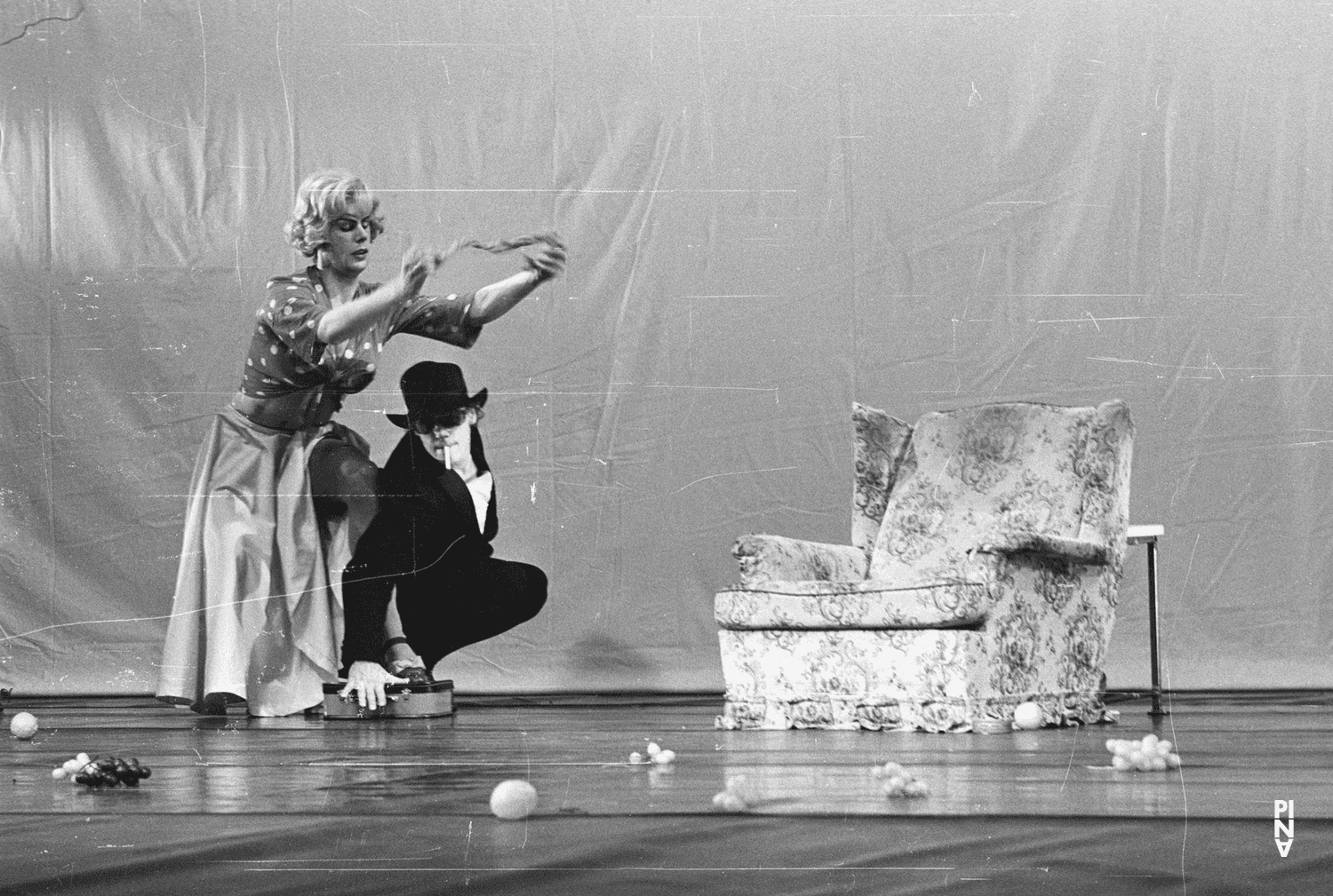 Heinz Samm et Ed Kortlandt dans « Fliegenflittchen » de Pina Bausch