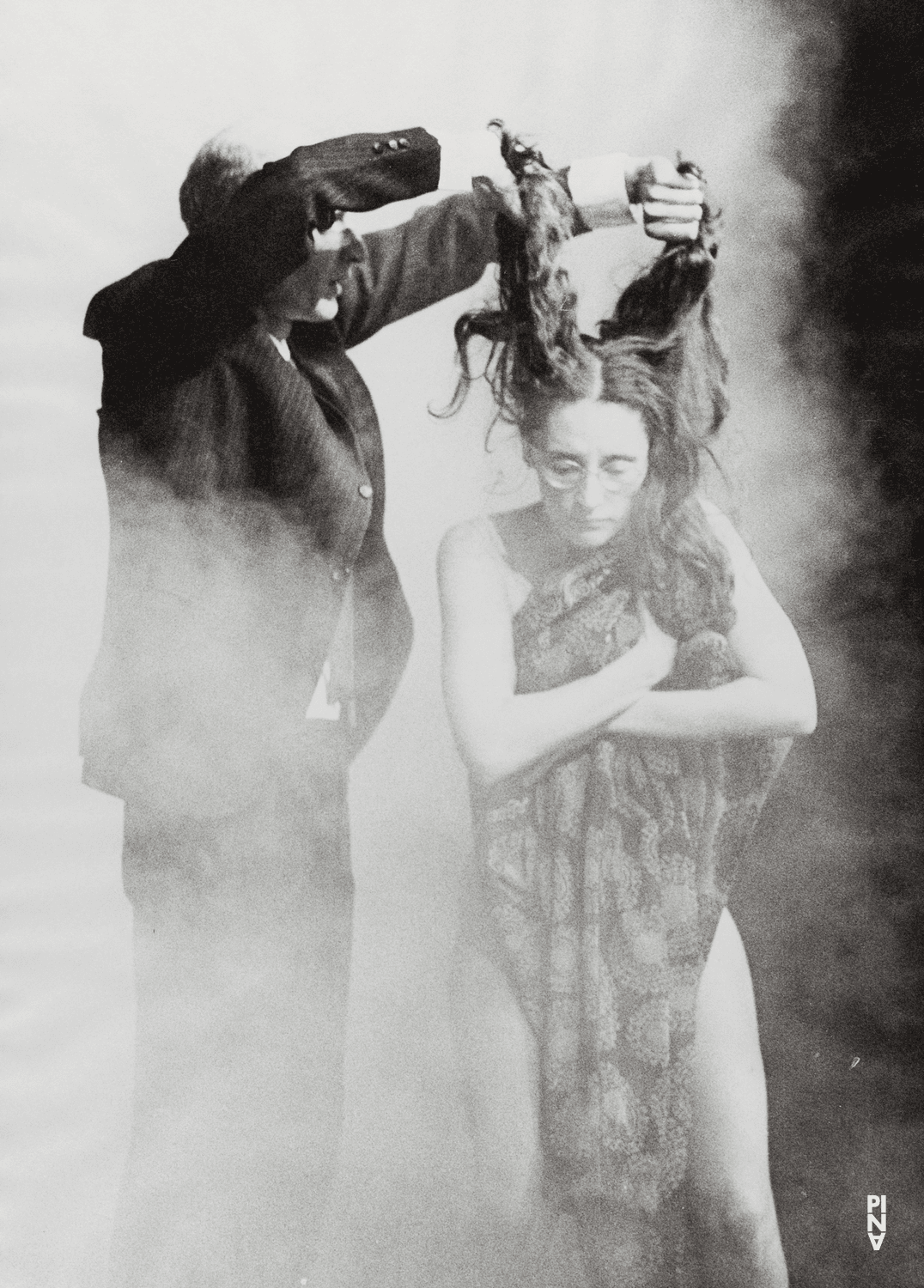 Jakob Haahr Andersen and Nazareth Panadero in “Auf dem Gebirge hat man ein Geschrei gehört (On the Mountain a Cry Was Heard)” by Pina Bausch