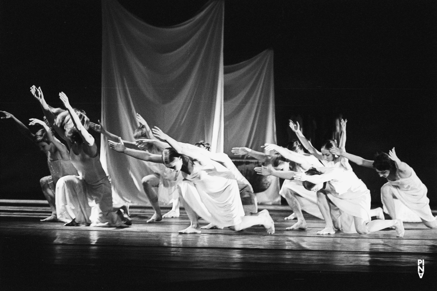 „Iphigenie auf Tauris“ von Pina Bausch mit Tanztheater Wuppertal im Opernhaus Wuppertal (Deutschland), 20. April 1974
