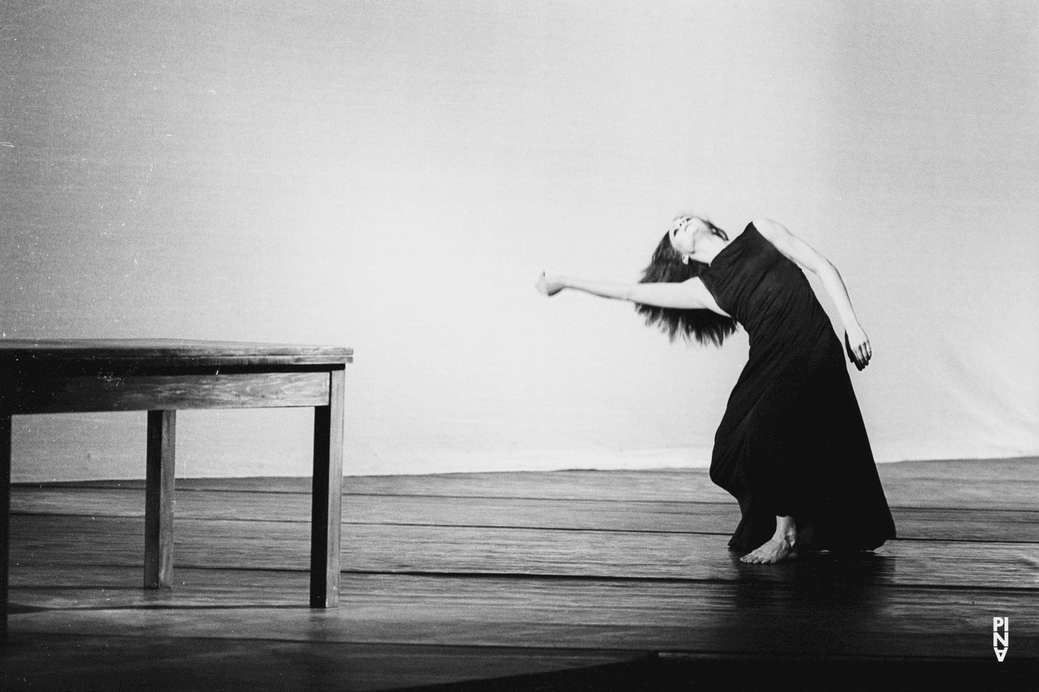 Malou Airaudo in „Iphigenie auf Tauris“ von Pina Bausch mit Tanztheater Wuppertal im Opernhaus Wuppertal (Deutschland), 20. April 1974