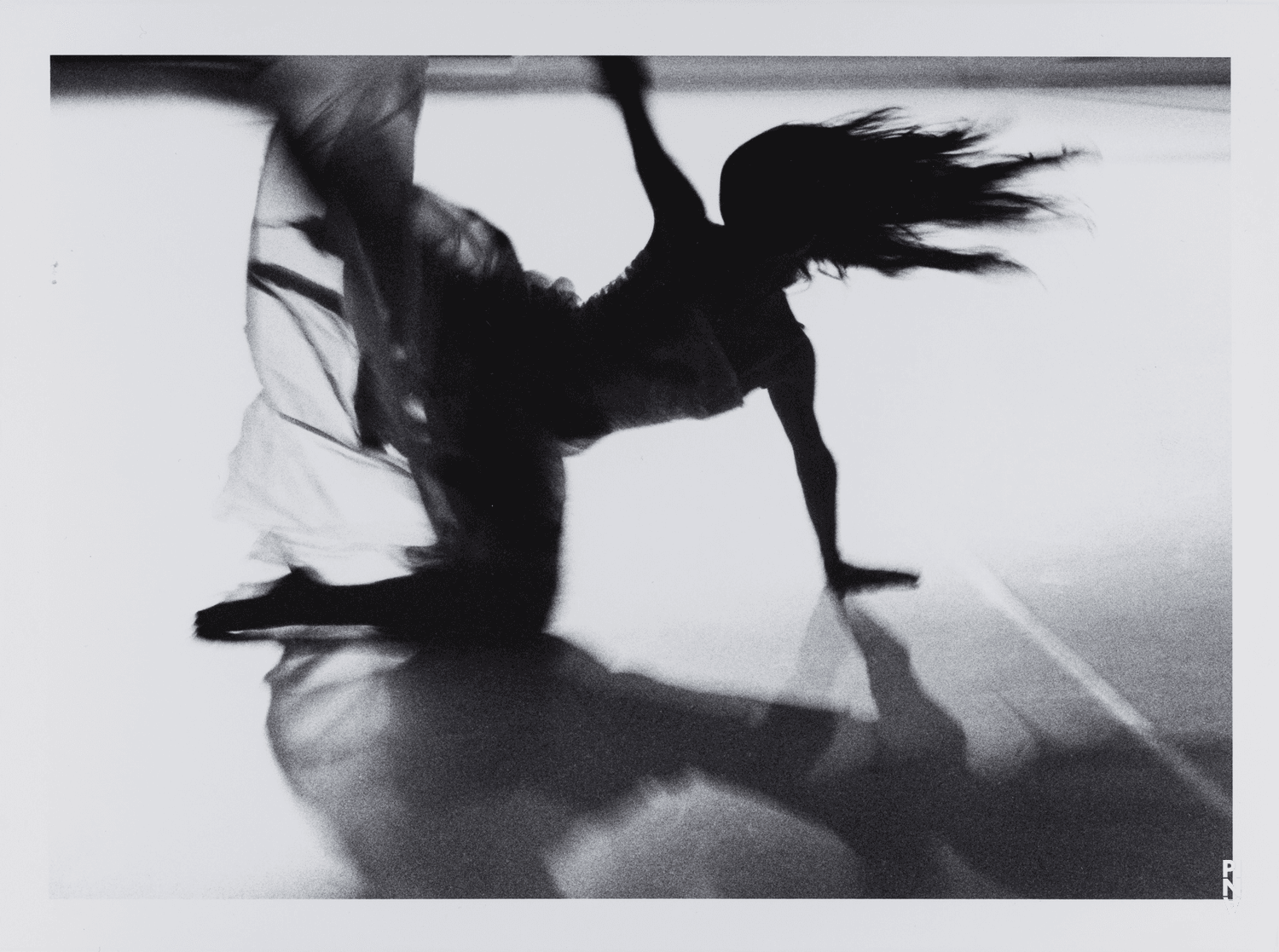 Azusa Seyama in „Für die Kinder von gestern, heute und morgen“ von Pina Bausch im Théâtre de la Ville Paris, Spielzeit 2002/03