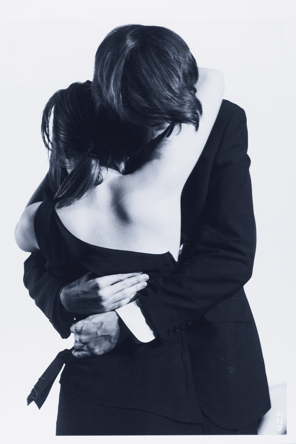 Jonas Quatuor et Frederike Schmidt dans « Kontakthof. Avec des jeunes de plus de 14 ans » de Pina Bausch