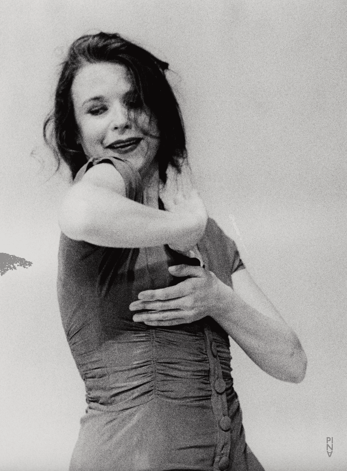 Josephine Ann Endicott in „Komm tanz mit mir“ von Pina Bausch