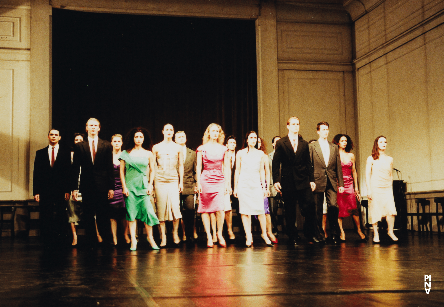 « Kontakthof » de Pina Bausch avec Tanztheater Wuppertal au Schauspielhaus Wuppertal (Allemagne), 21 février 2000