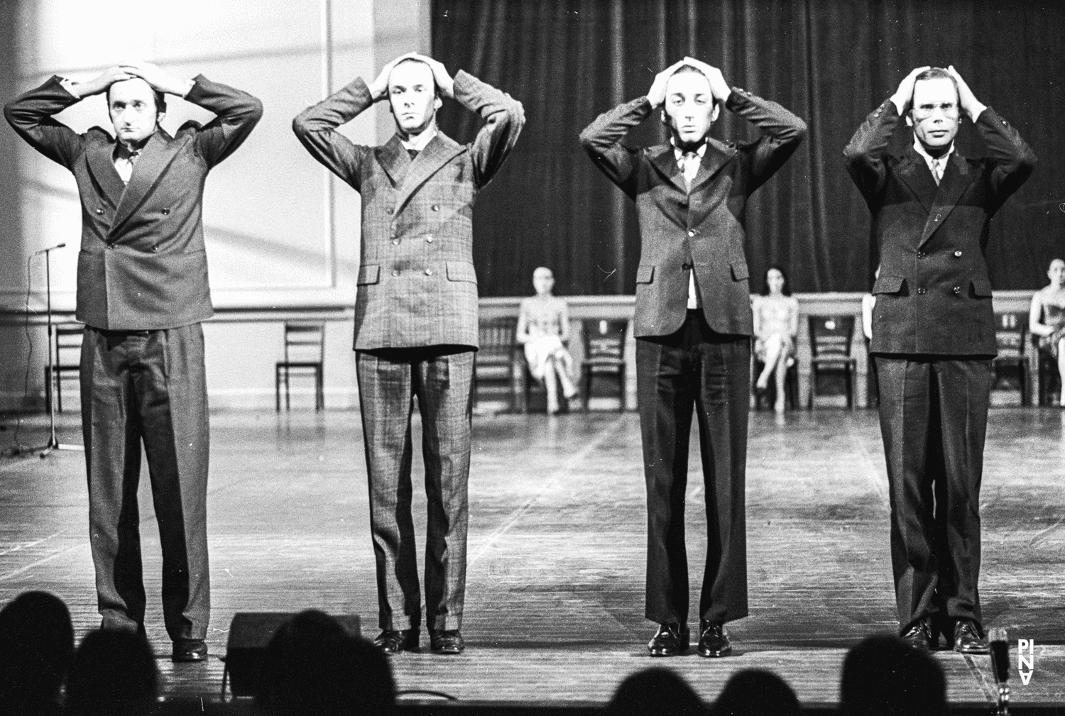 „Kontakthof“ von Pina Bausch im Opernhaus Wuppertal