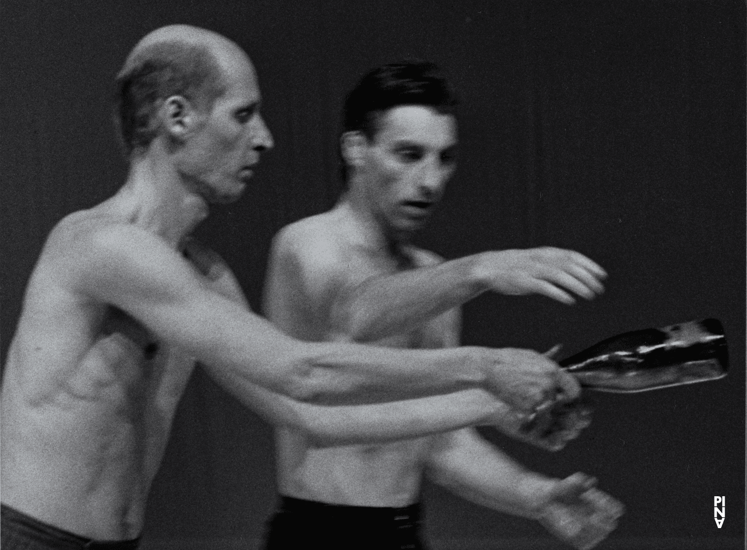 Jakob Haahr Andersen und Mark Alan Wilson in „Tanzabend II“ von Pina Bausch