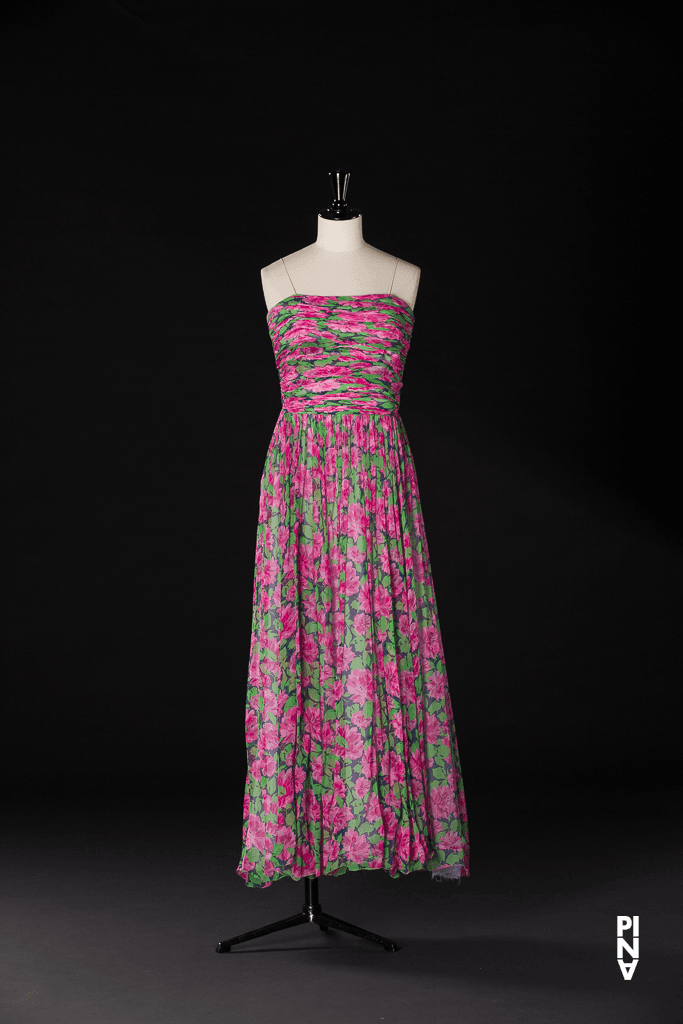 Jupe longue, porté dans Nazareth Panadero en « Masurca Fogo » de Pina Bausch