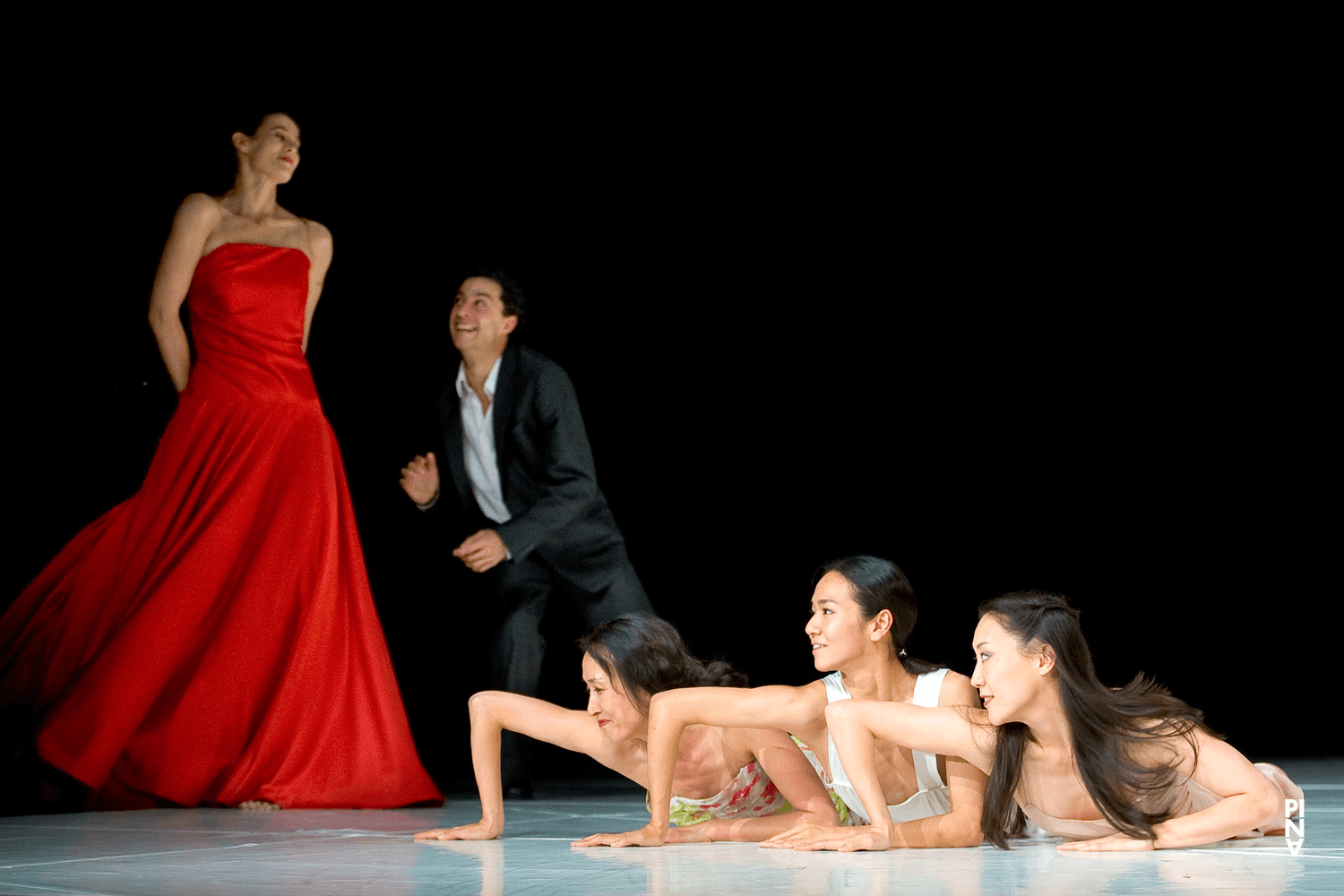 „"... como el musguito en la piedra, ay si, si, si ..." (Wie das Moos auf dem Stein)“ von Pina Bausch mit Tanztheater Wuppertal im Opernhaus Wuppertal (Deutschland), 11. Juni 2009