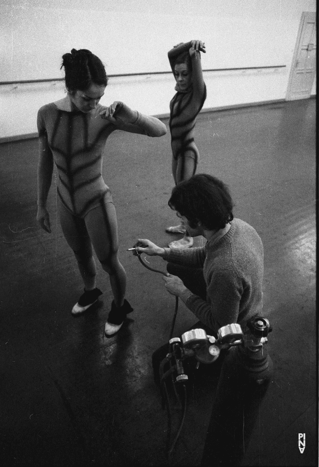 Christian Piper, Fridel Deharde und Erika Fabry in „Nachnull“ von Pina Bausch