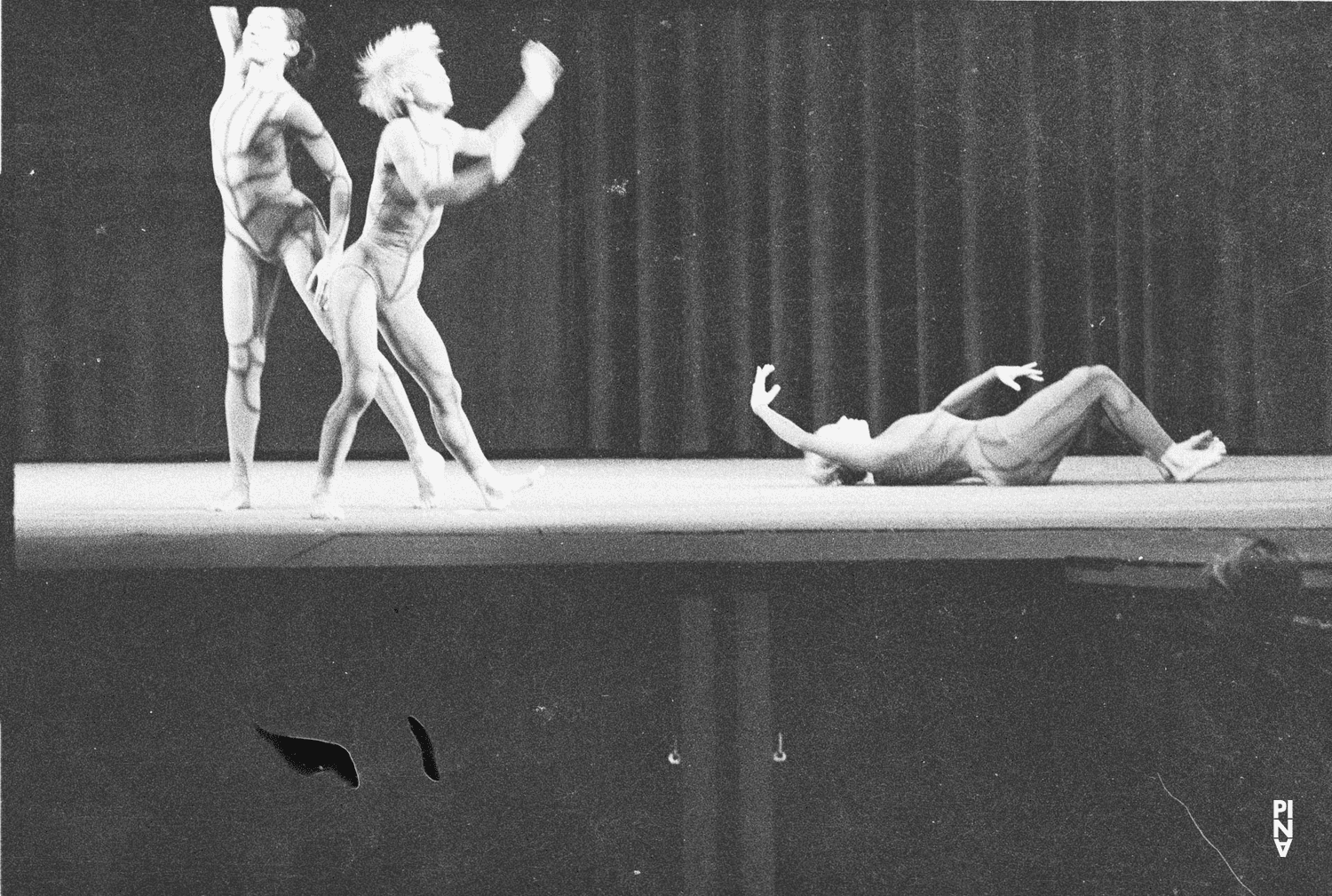 Marlis Alt, Anna Mittelholzer et Susanne Linke dans « Nachnull (Après Zéro) » de Pina Bausch