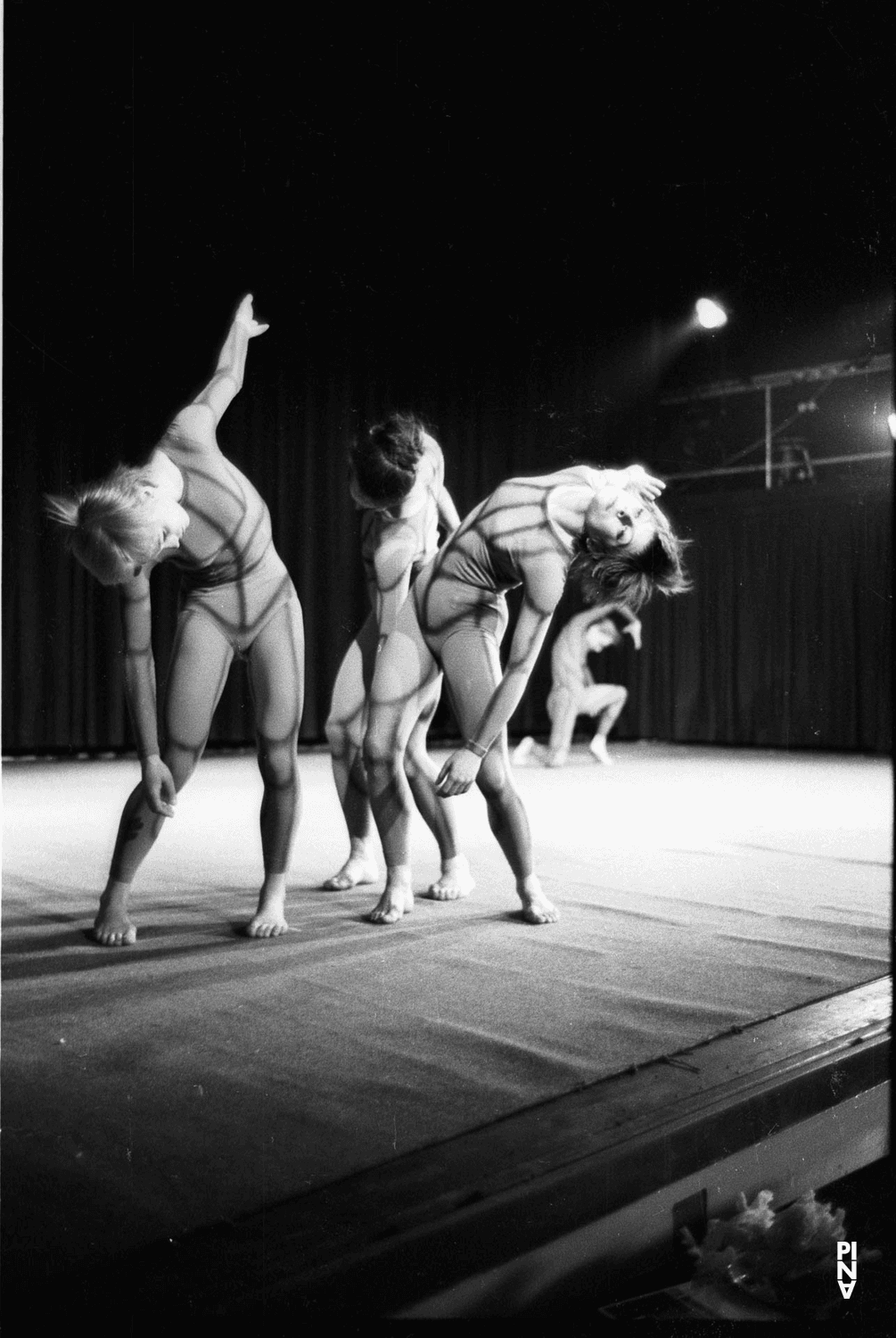 Marlis Alt, Erika Fabry et Fridel Deharde dans « Nachnull (Après Zéro) » de Pina Bausch