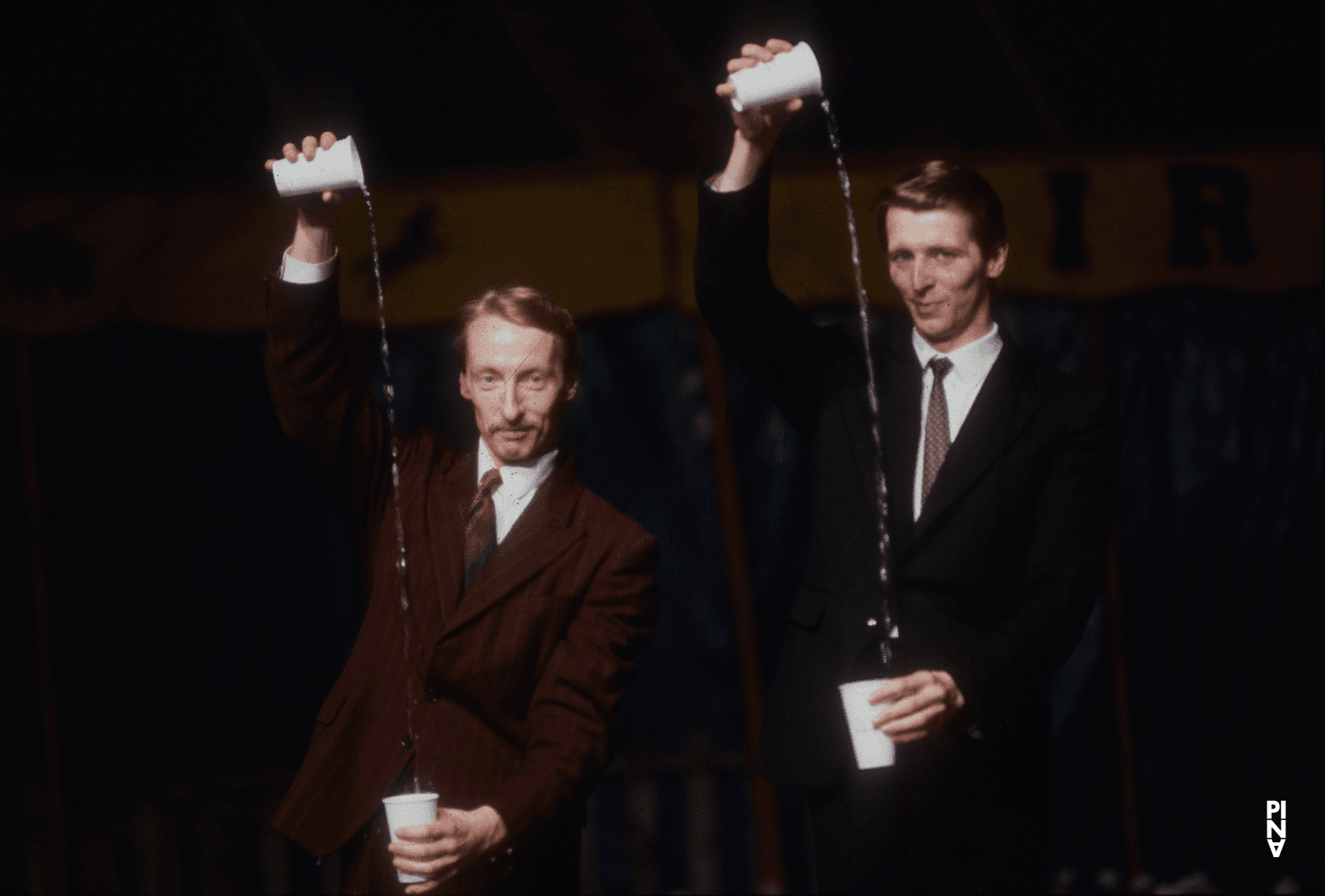 Dominique Mercy et Lutz Förster dans « Nelken (Les œillets) » de Pina Bausch