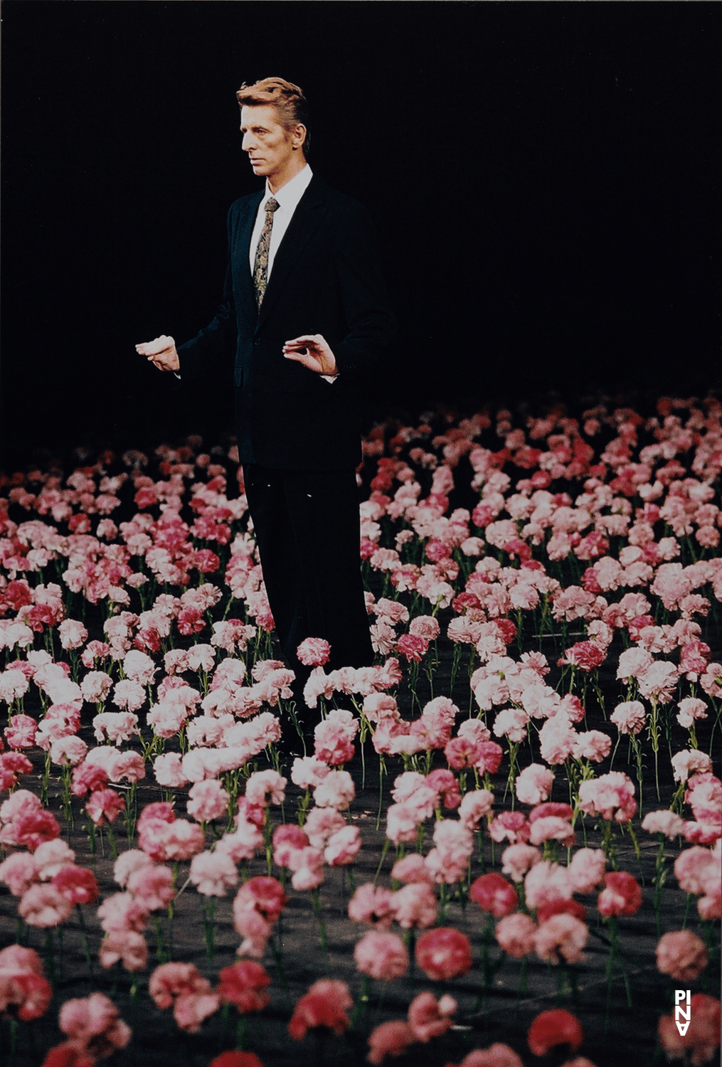 Lutz Förster dans « Nelken (Les œillets) » de Pina Bausch