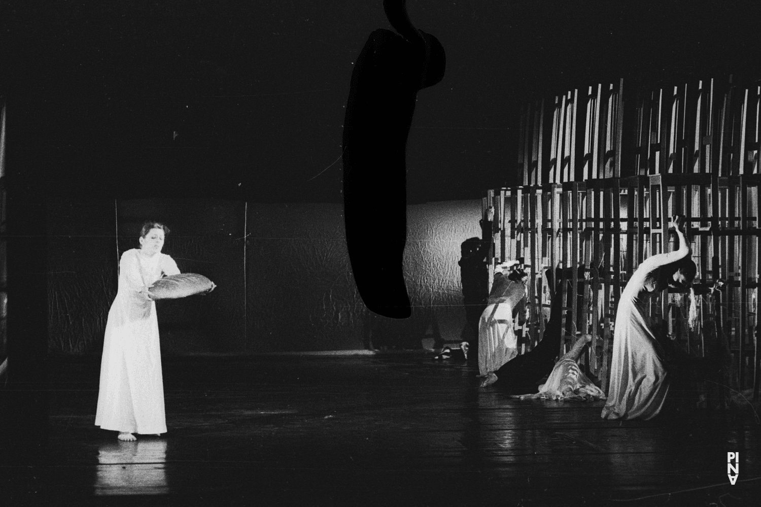 Colleen Finneran-Meessmann in “Orpheus und Eurydike” by Pina Bausch