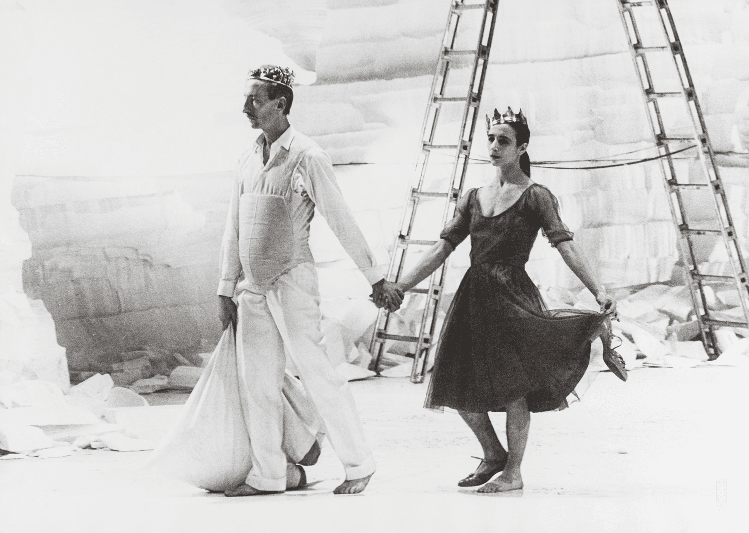 Dominique Mercy und Beatrice Libonati in „Renate wandert aus“ von Pina Bausch
