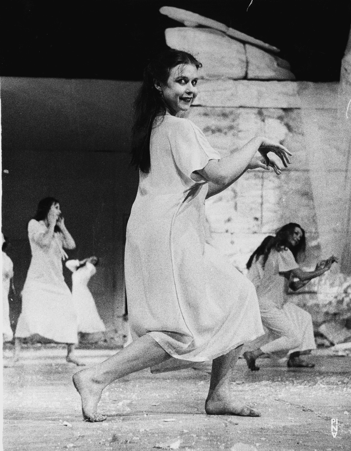Josephine Ann Endicott, Monika Sagon and Barbara Passow-Diekamp in “Renate wandert aus (Renate Emigrates)” by Pina Bausch