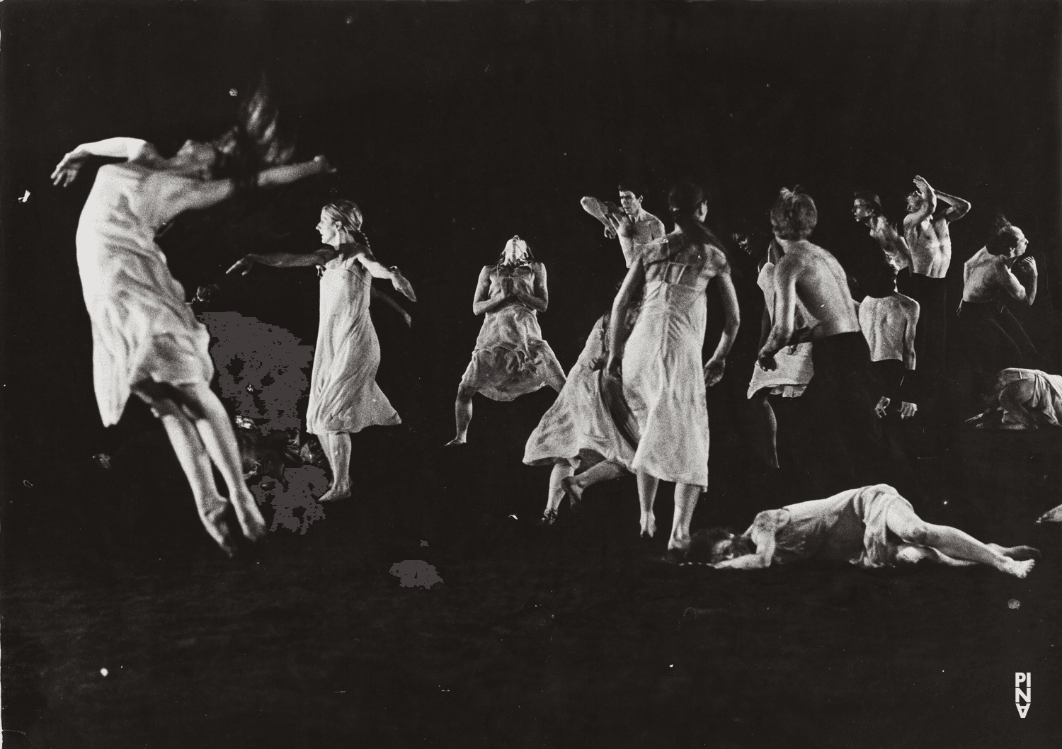 Stephanie Macoun, Jacques Patarozzi et Urs Kaufmann dans « Le Sacre du printemps » de Pina Bausch