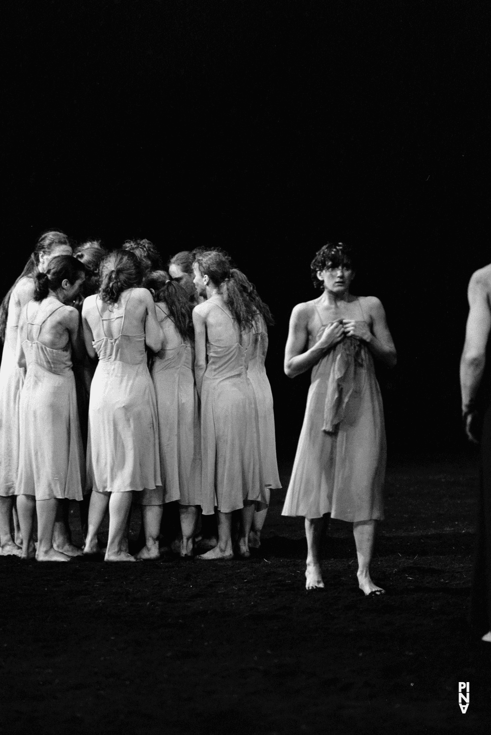Meryl Tankard in „Das Frühlingsopfer“ von Pina Bausch im Opernhaus Wuppertal, Spielzeit 1983/84