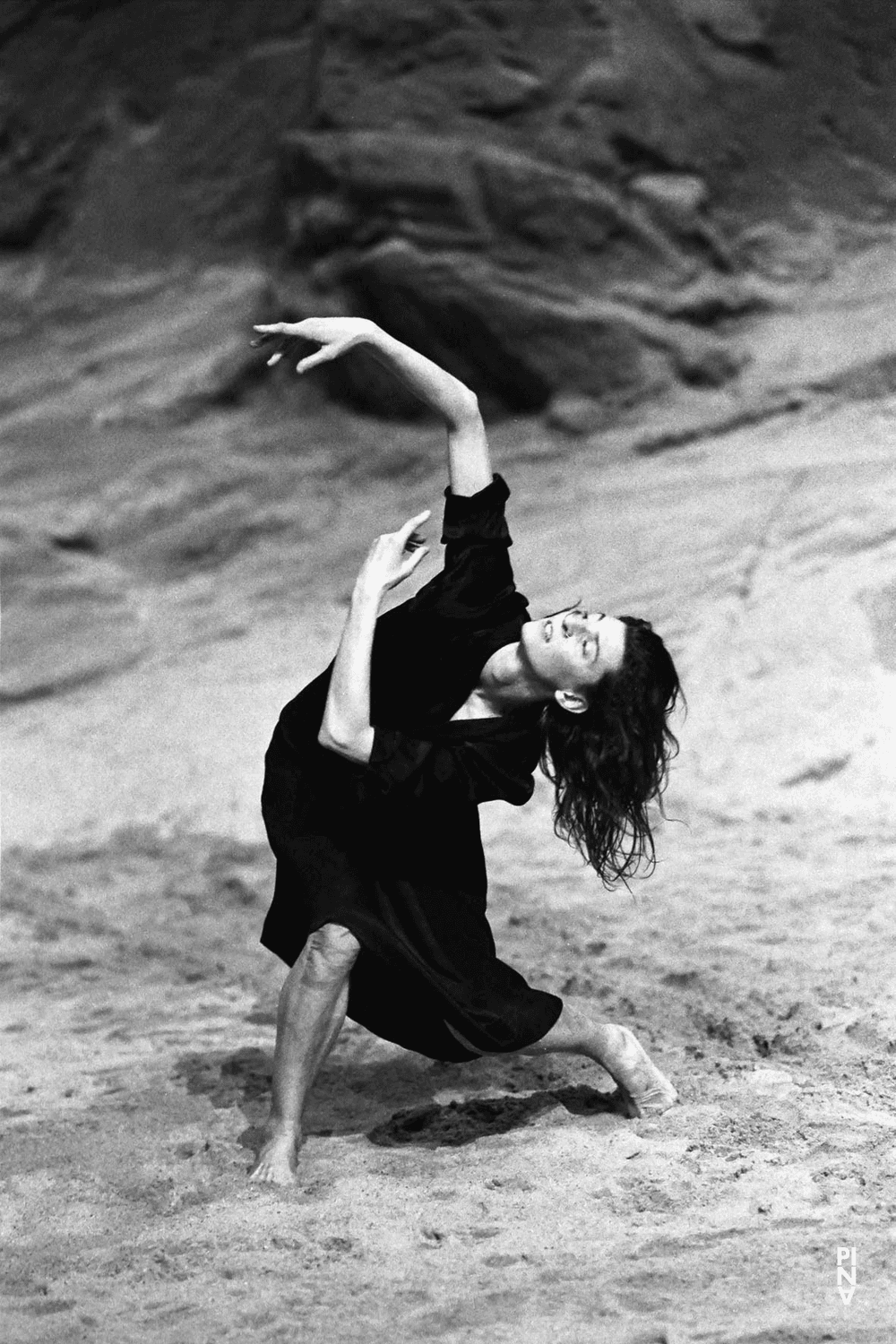 Héléna Pikon in „Das Stück mit dem Schiff“ von Pina Bausch mit Tanztheater Wuppertal im Théâtre de la Ville Paris (Frankreich), 6. April 1994