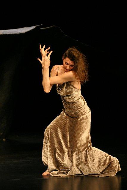 Héléna Pikon in “Ten Chi” by Pina Bausch with Tanztheater Wuppertal at Schauspielhaus Wuppertal (Germany), May 7, 2004
