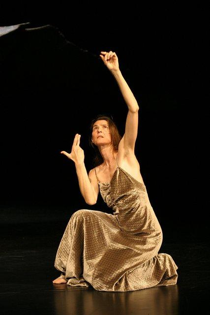 Héléna Pikon in “Ten Chi” by Pina Bausch with Tanztheater Wuppertal at Schauspielhaus Wuppertal (Germany), May 7, 2004