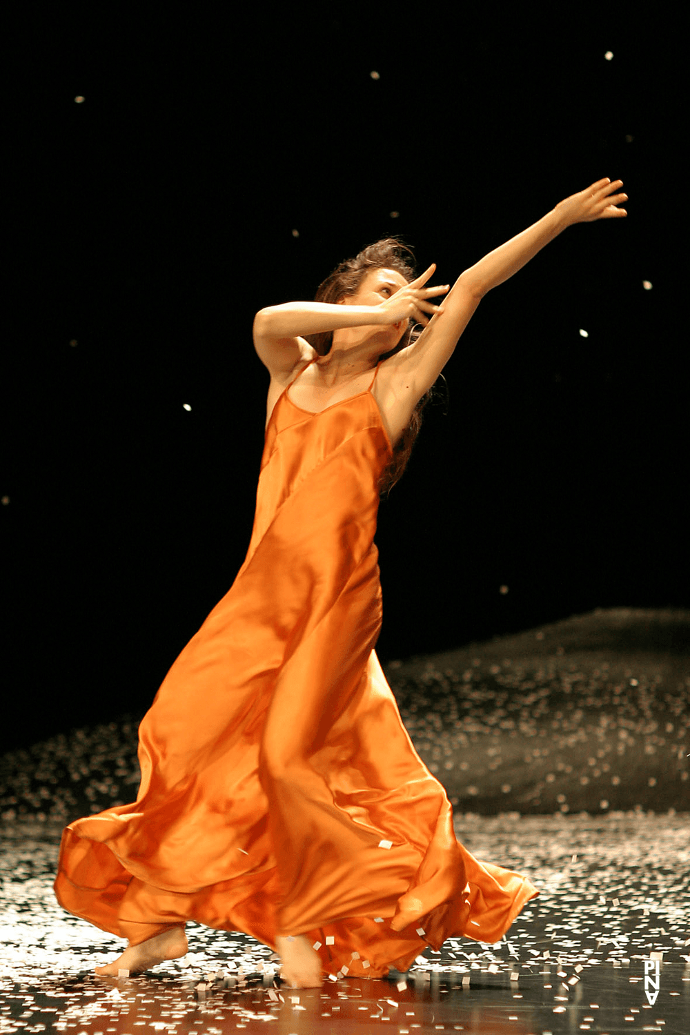 Thusnelda Mercy in „Ten Chi“ von Pina Bausch mit Tanztheater Wuppertal im Schauspielhaus Wuppertal (Deutschland), 7. Mai 2004