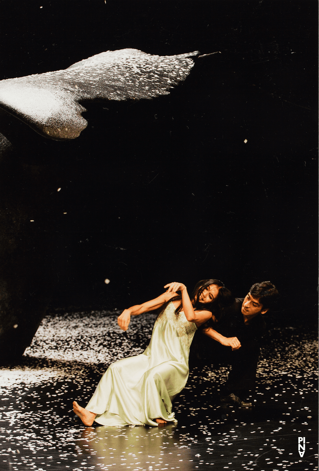 Eddie Martinez et Ditta Miranda Jasjfi dans « Ten Chi » de Pina Bausch, 2 mai 2005