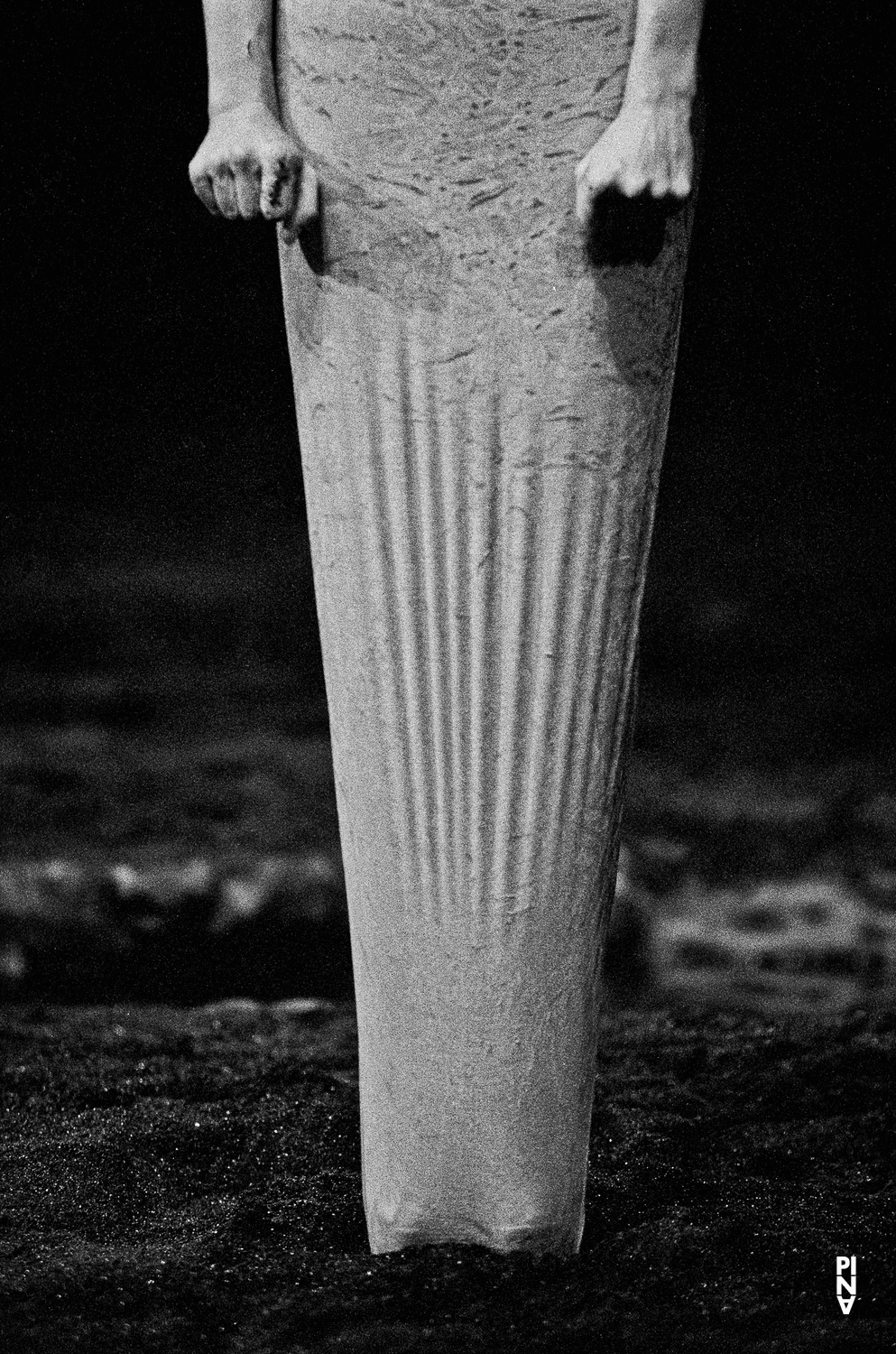 Barbara Kaufmann in „Ein Trauerspiel“ von Pina Bausch