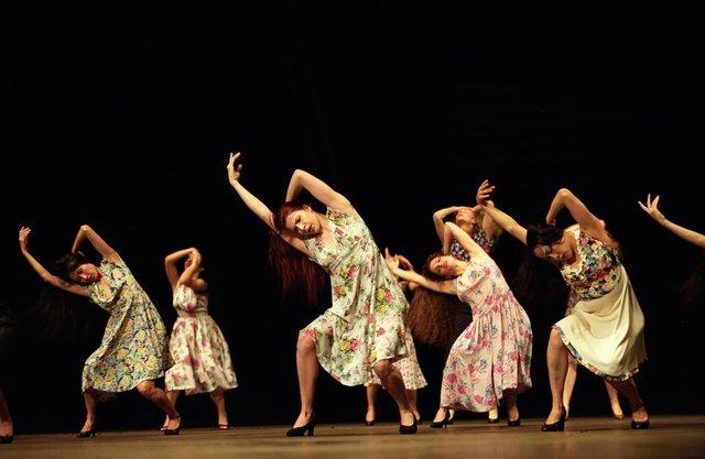 “Viktor” by Pina Bausch with Tanztheater Wuppertal at Théâtre du Châtelet Paris (France), June 26, 2001