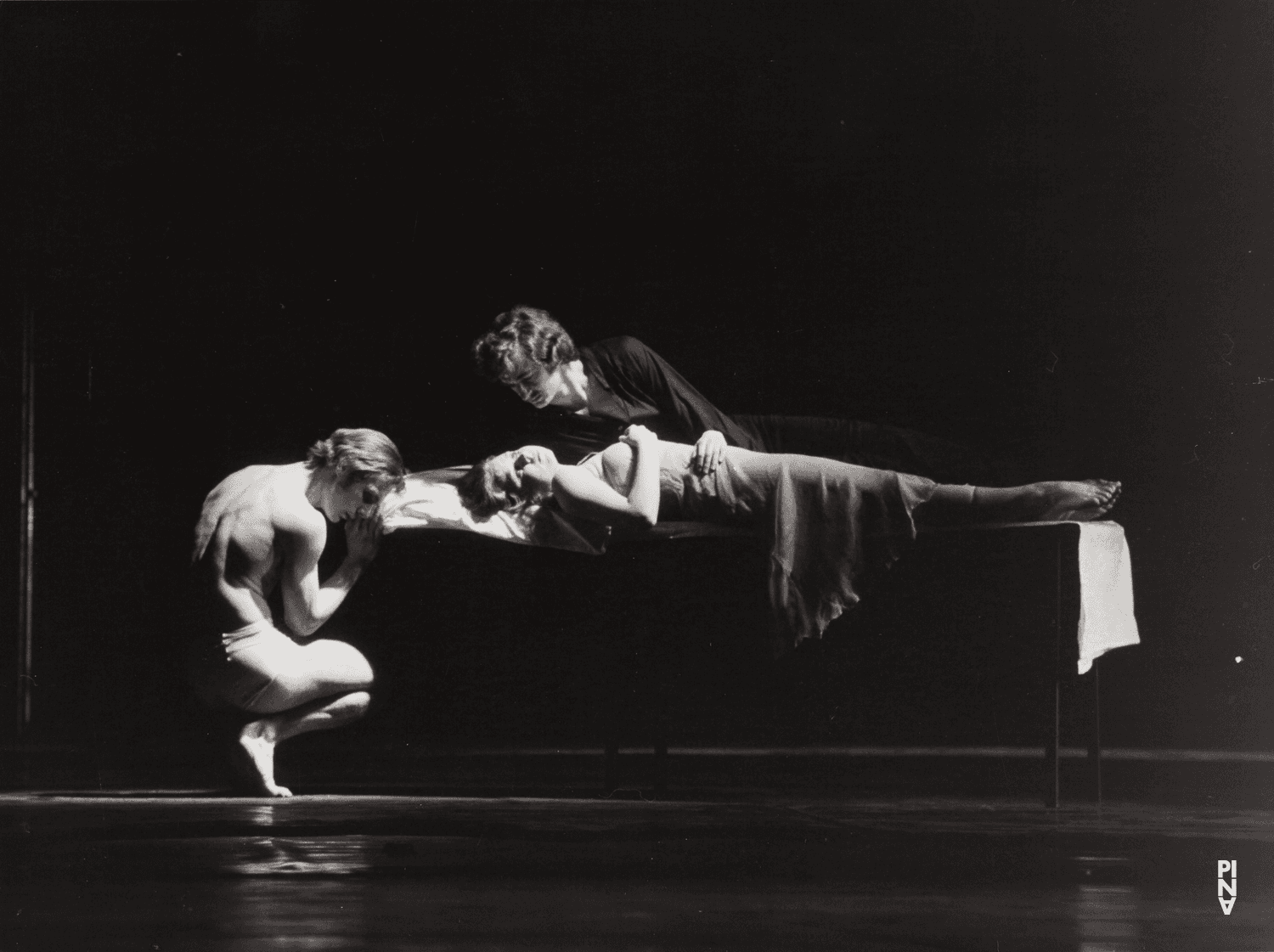 Jan Minařík, Ed Kortlandt und Josephine Ann Endicott in „Wind von West“ von Pina Bausch